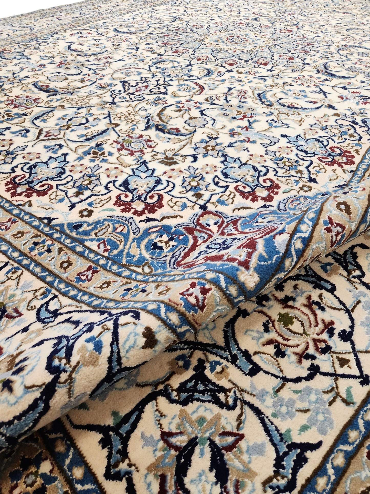 Nain fine Persian rug 350x250cm