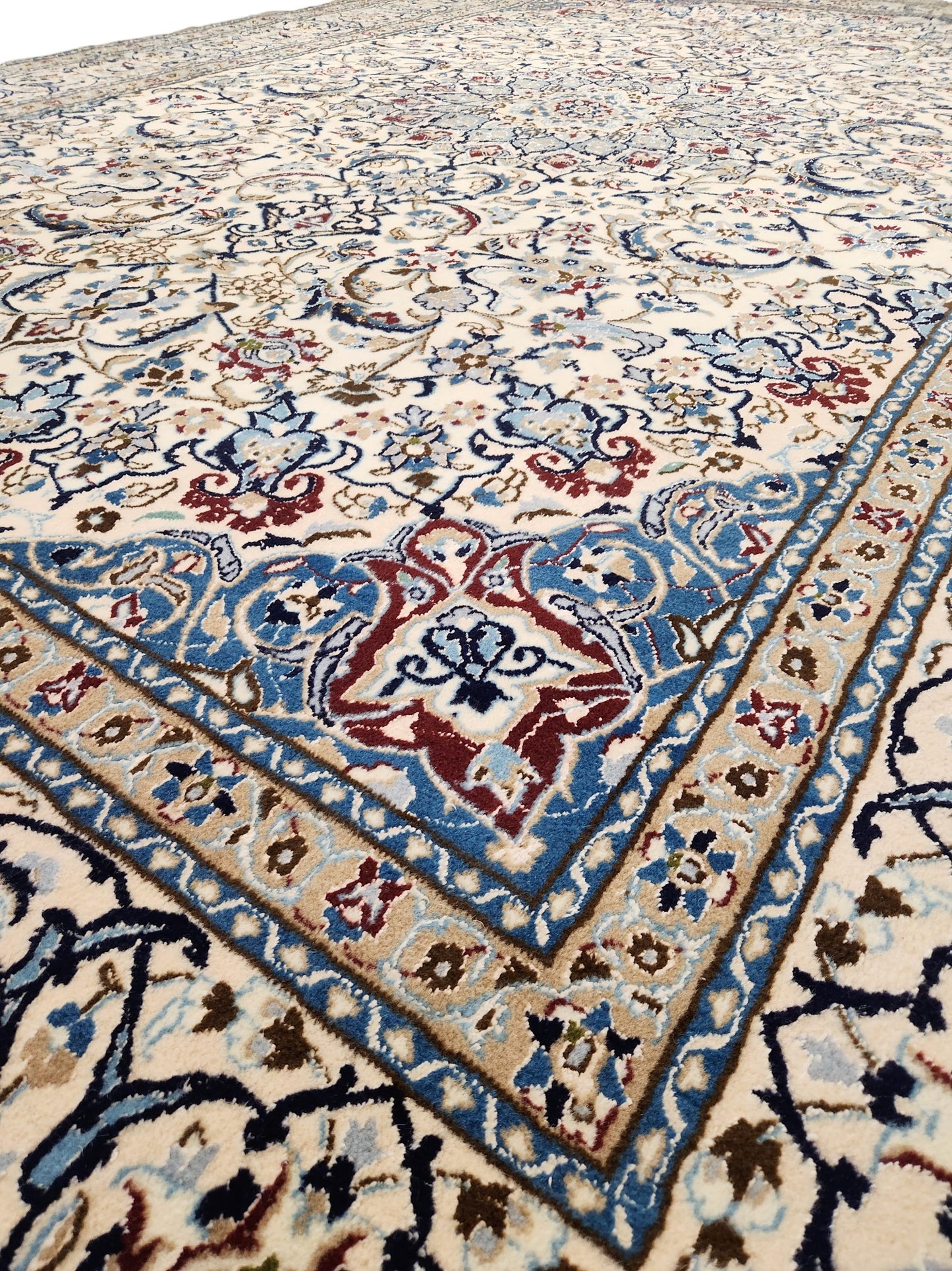 Nain fine Persian rug 350x250cm