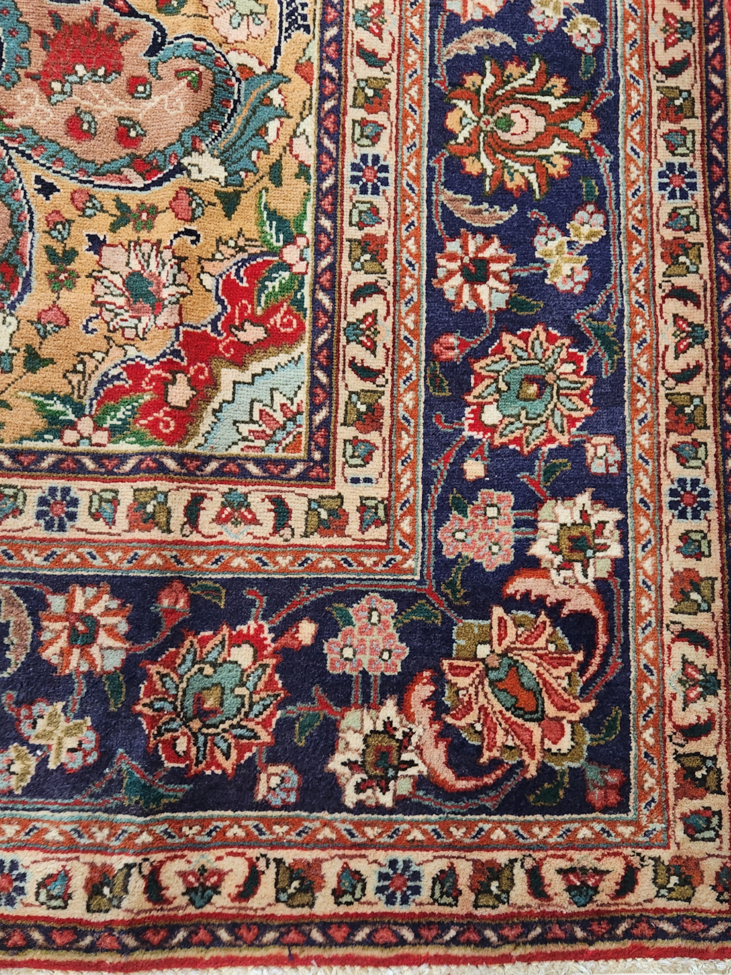 Tabriz vintage Persian Rug 310x215 cm