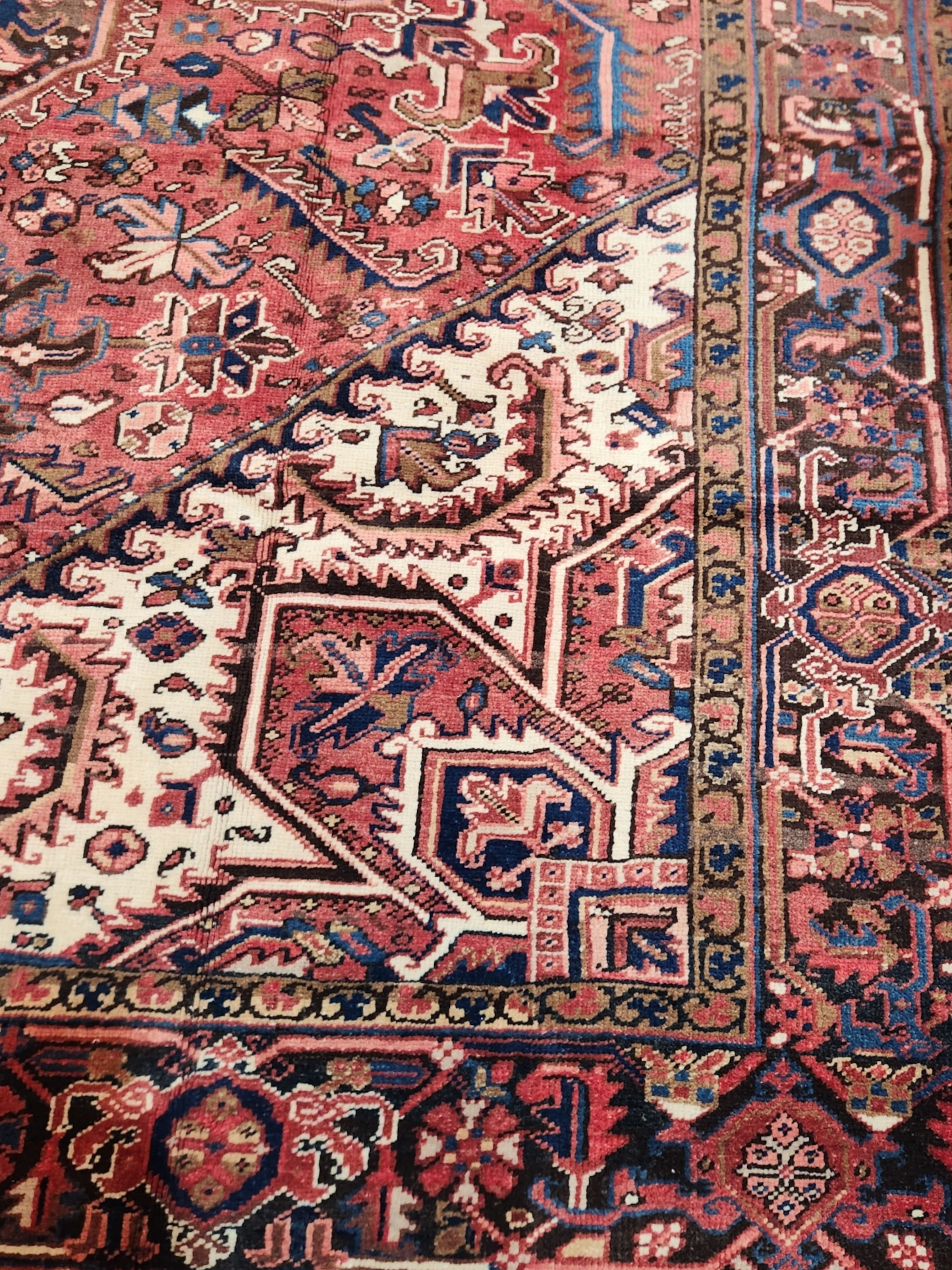 Heriz Vintage Persian Rug 340x232 cm