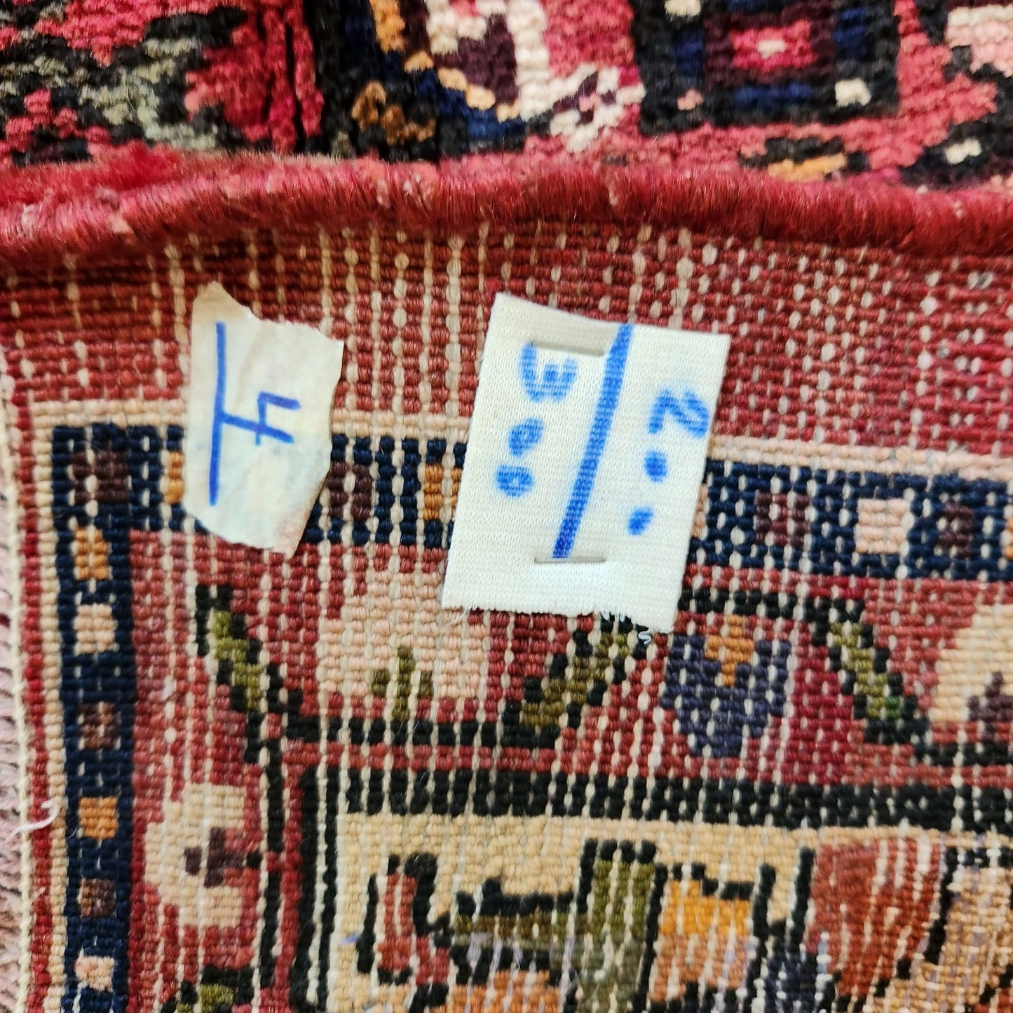 Buy traditional rugs