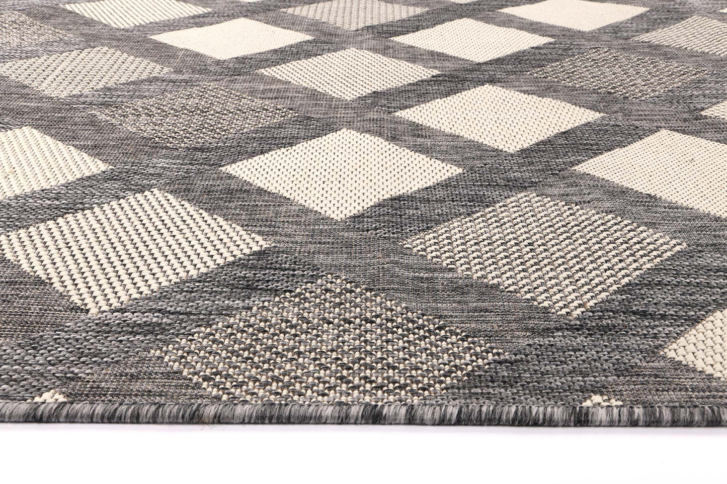 Sisalo Diamond Patterned Rug