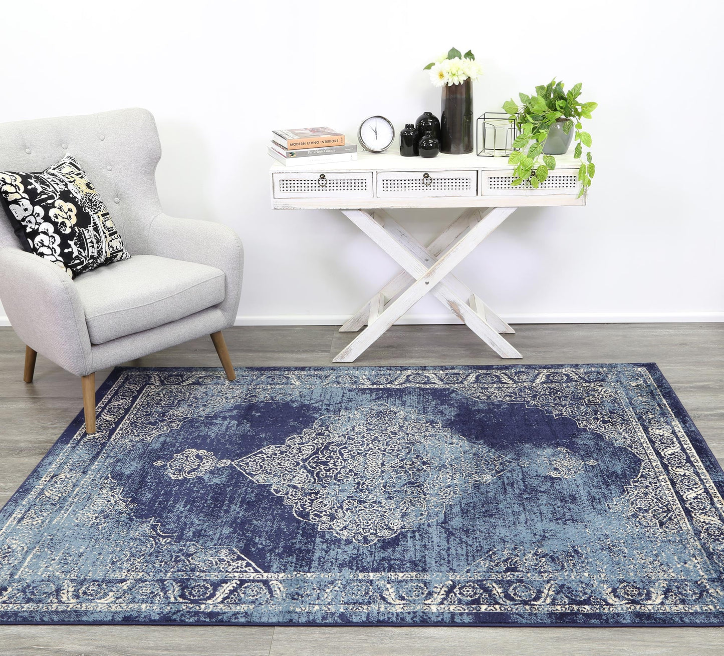 Arya Distressed Navy Rug