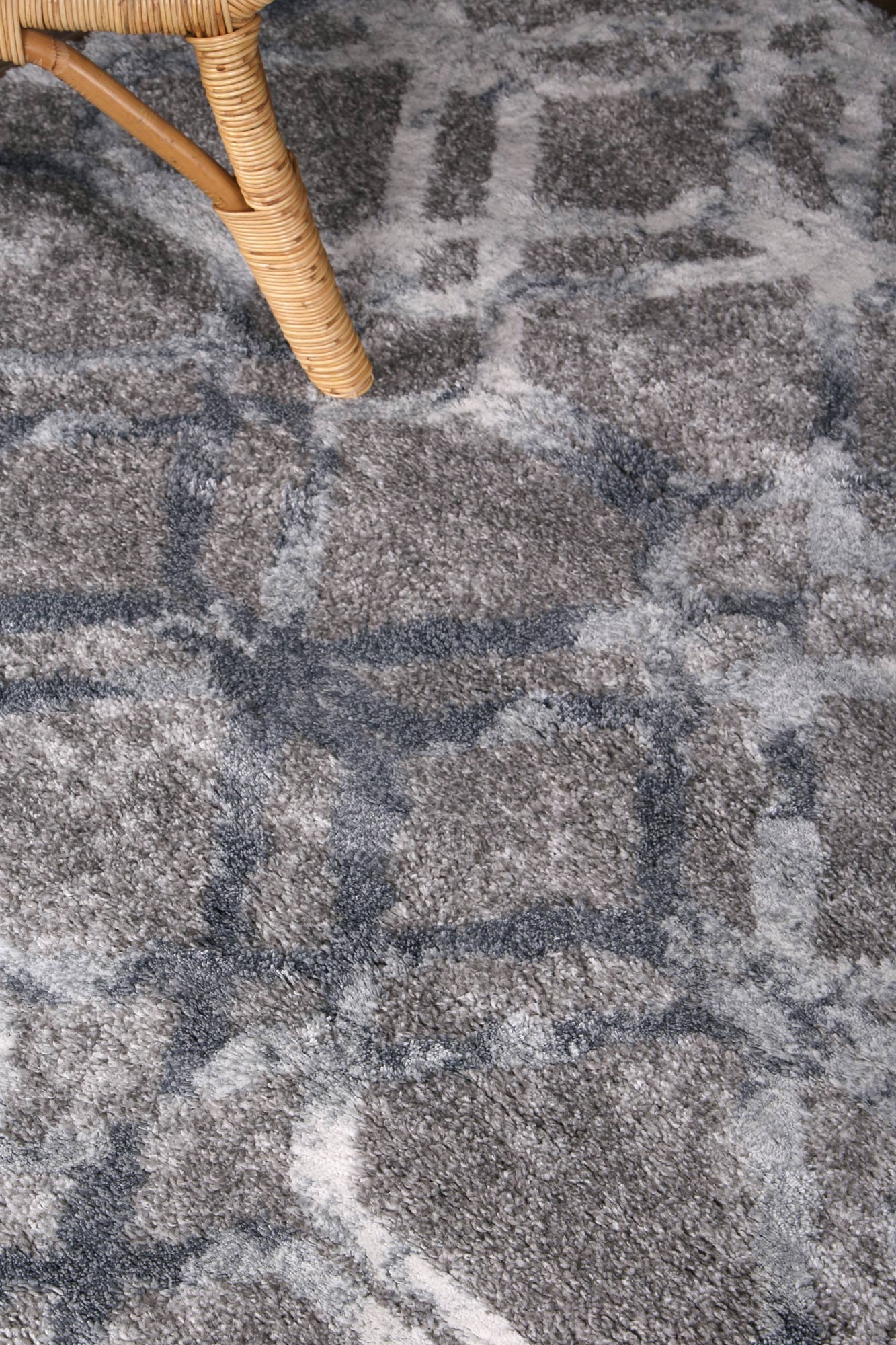 Century Septimius Grey Plush Rug