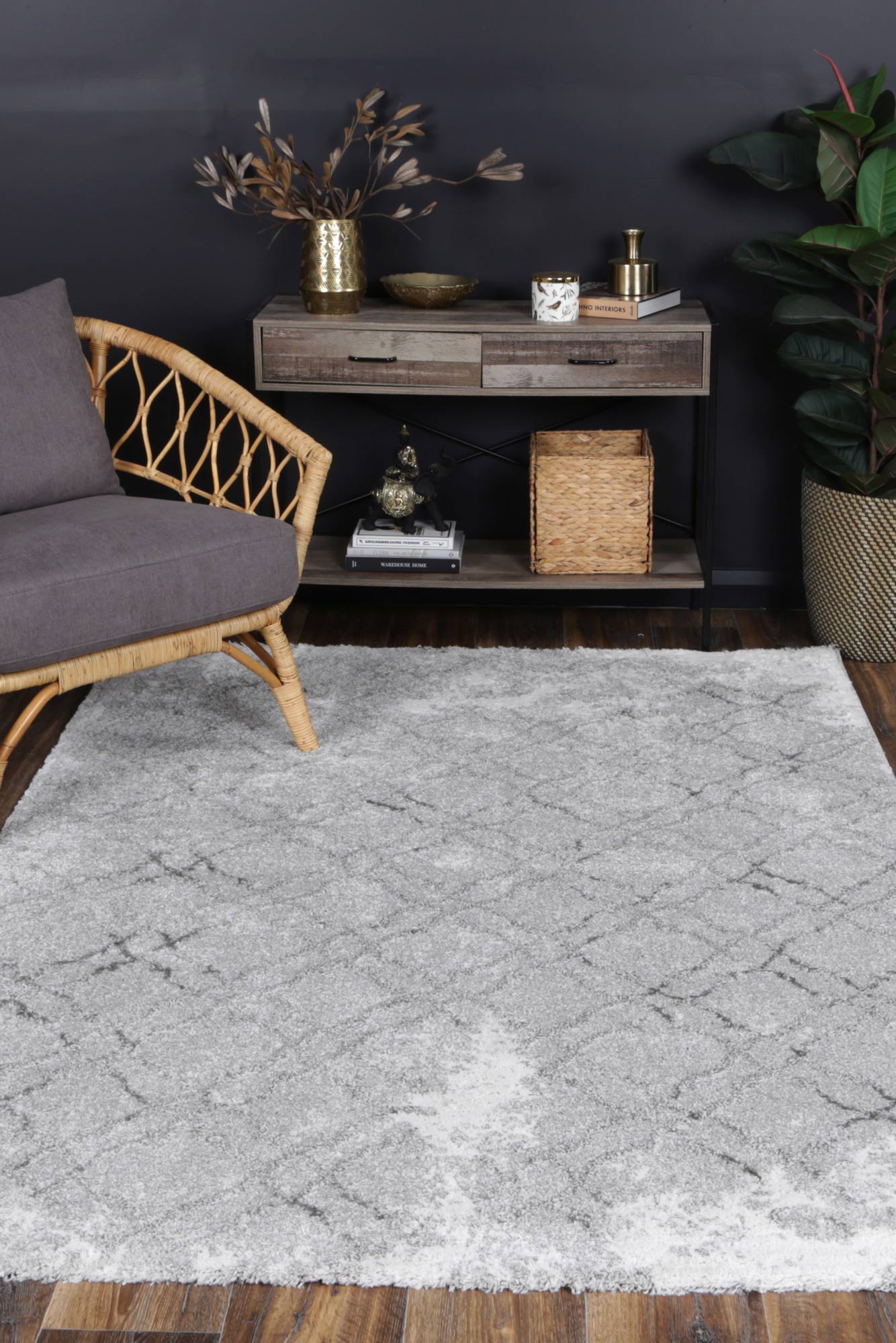 Century Ulpius Grey Plush Rug