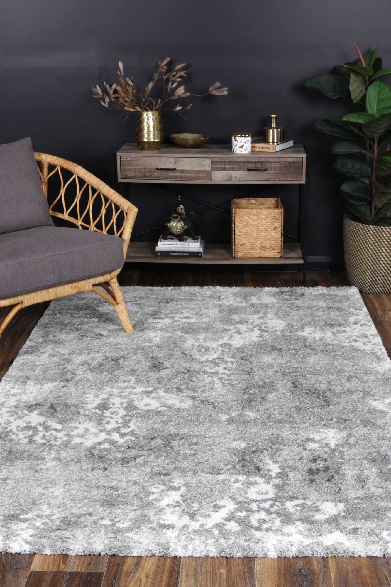 Century Vipsanius Grey Plush Rug