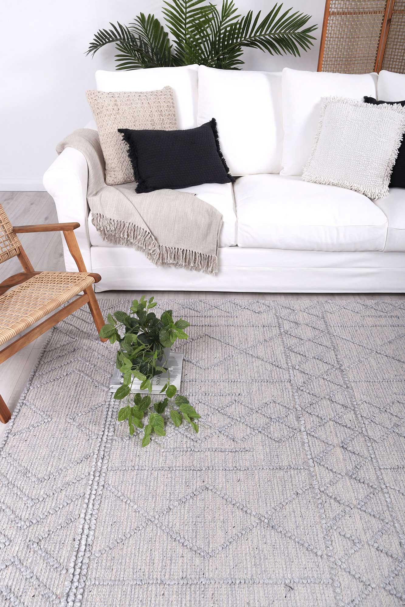 Himalaya Diamond Tribal Grey Wool Rug