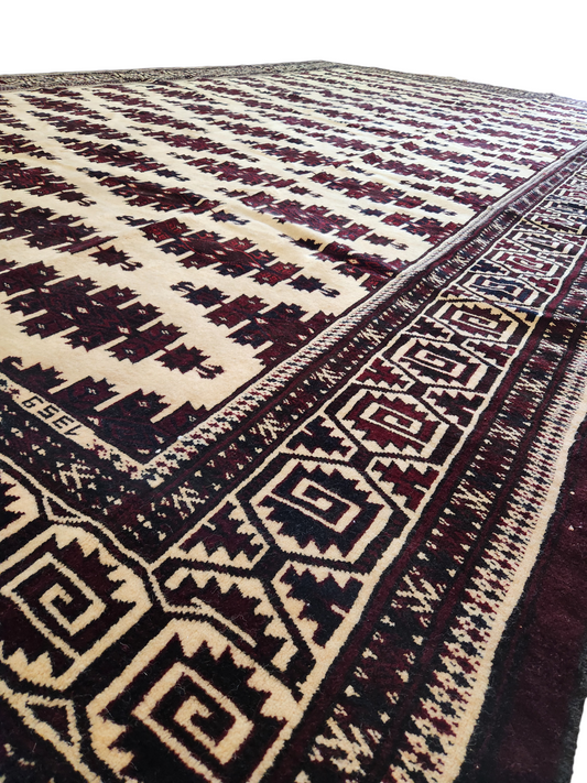 Turkmen Persian Rug 408x254cm