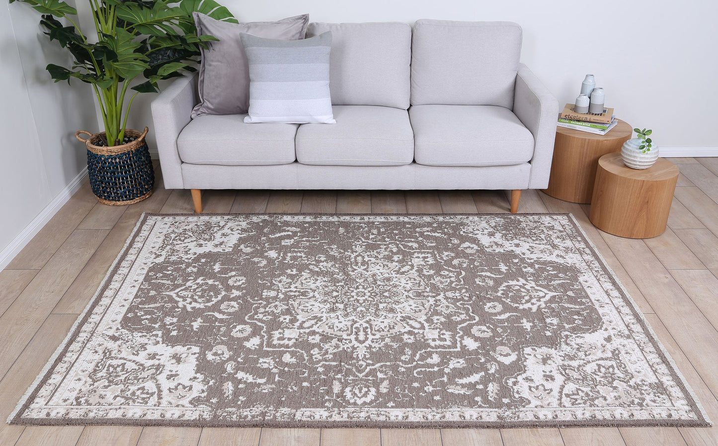 Rustic Medallion Ash Transitional Rug