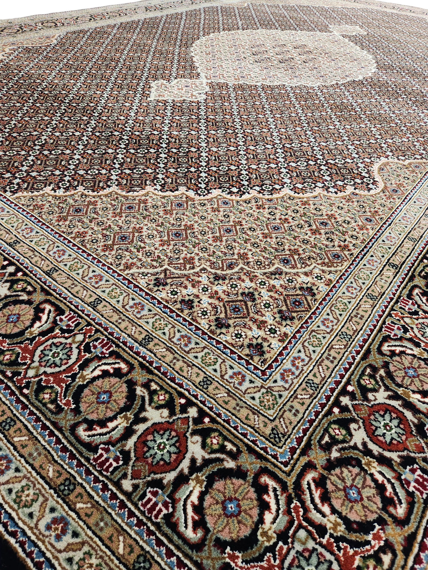 Nain vintage Persian Rug  3.27x2.07m