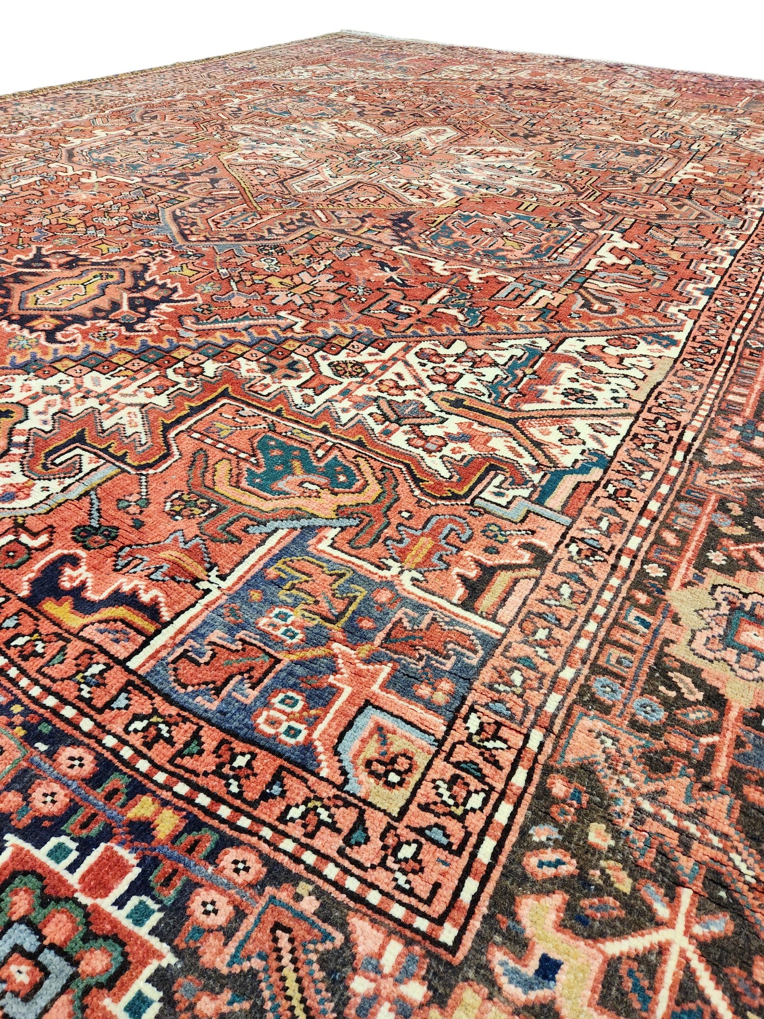 Heriz Vintage Persian Rug 346x247 cm