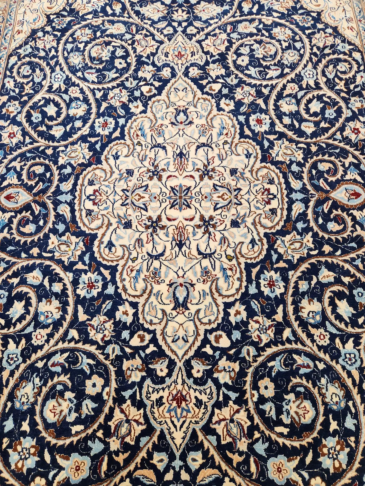 Nain Persian Rug 3.42 x 2.17m - image 4