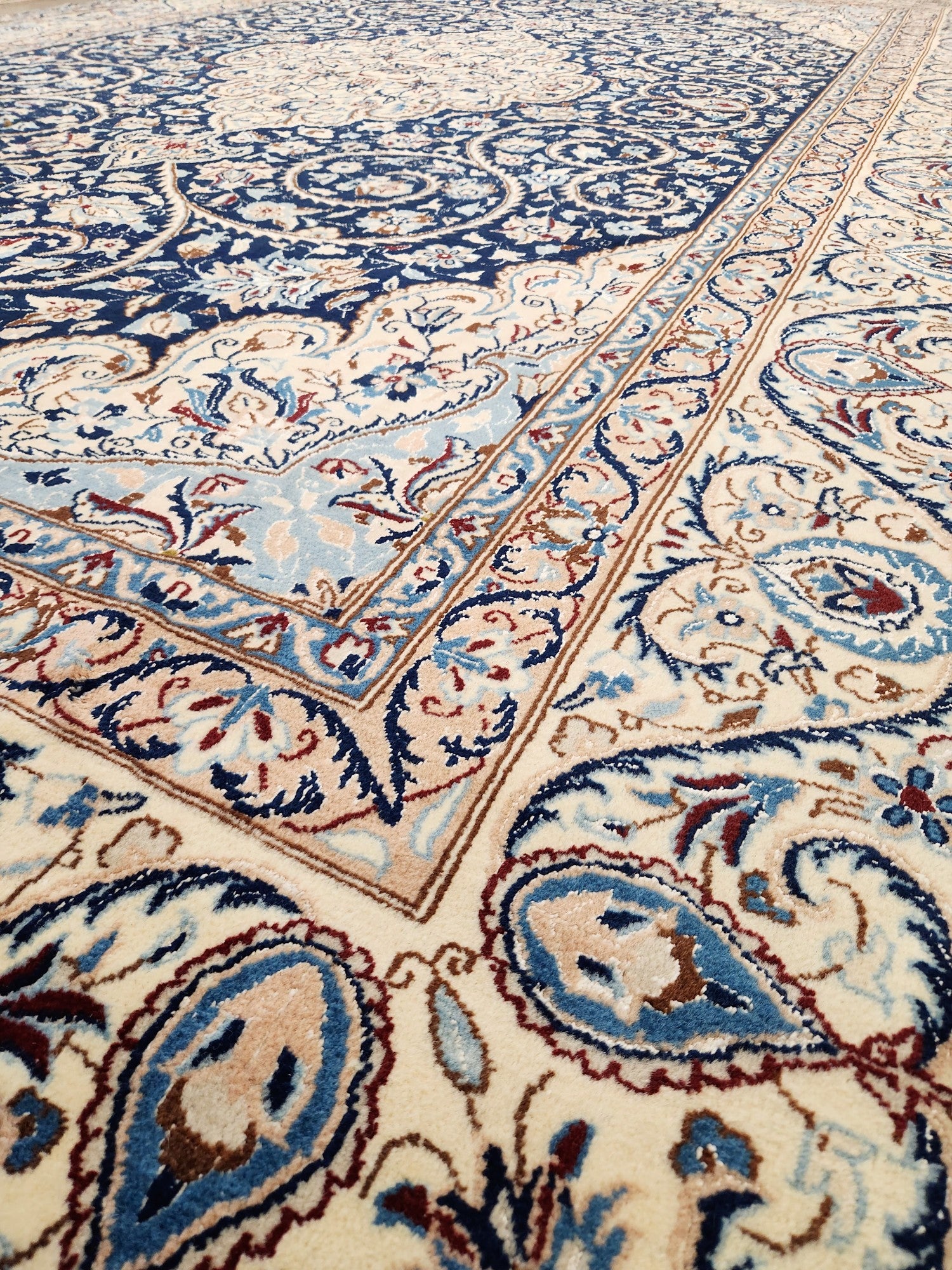 Nain vintage Persian Rug 370x250 cm