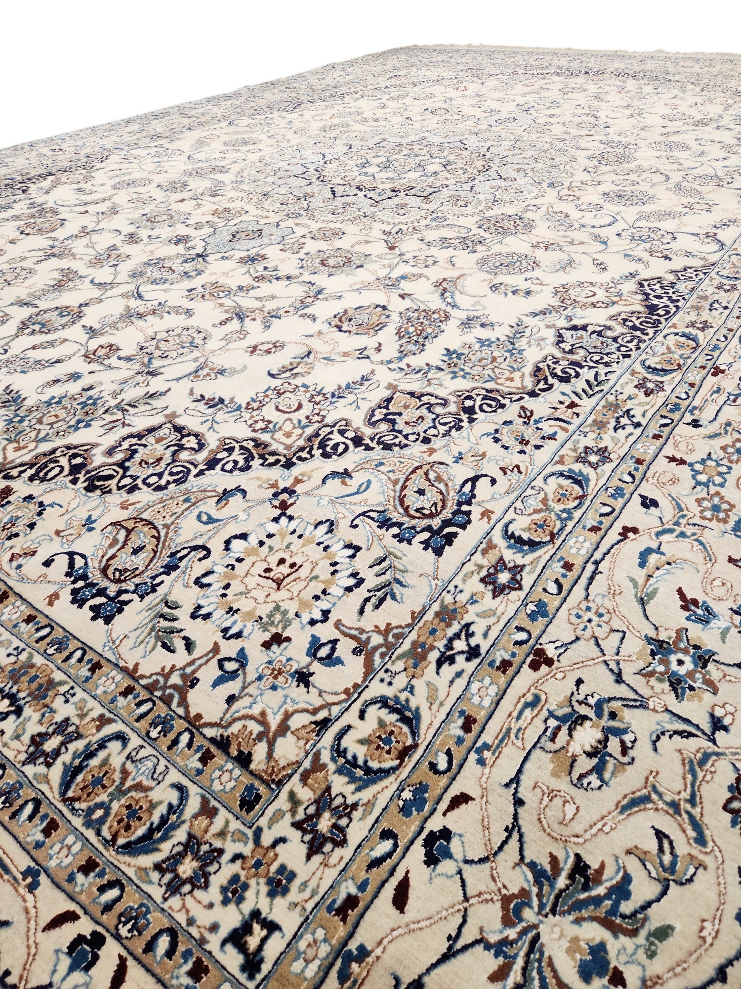 Nain fine Persian rug 370x260cm