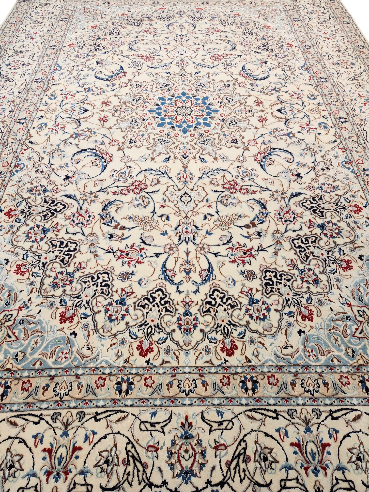 Nain fine Persian rug 370x260cm