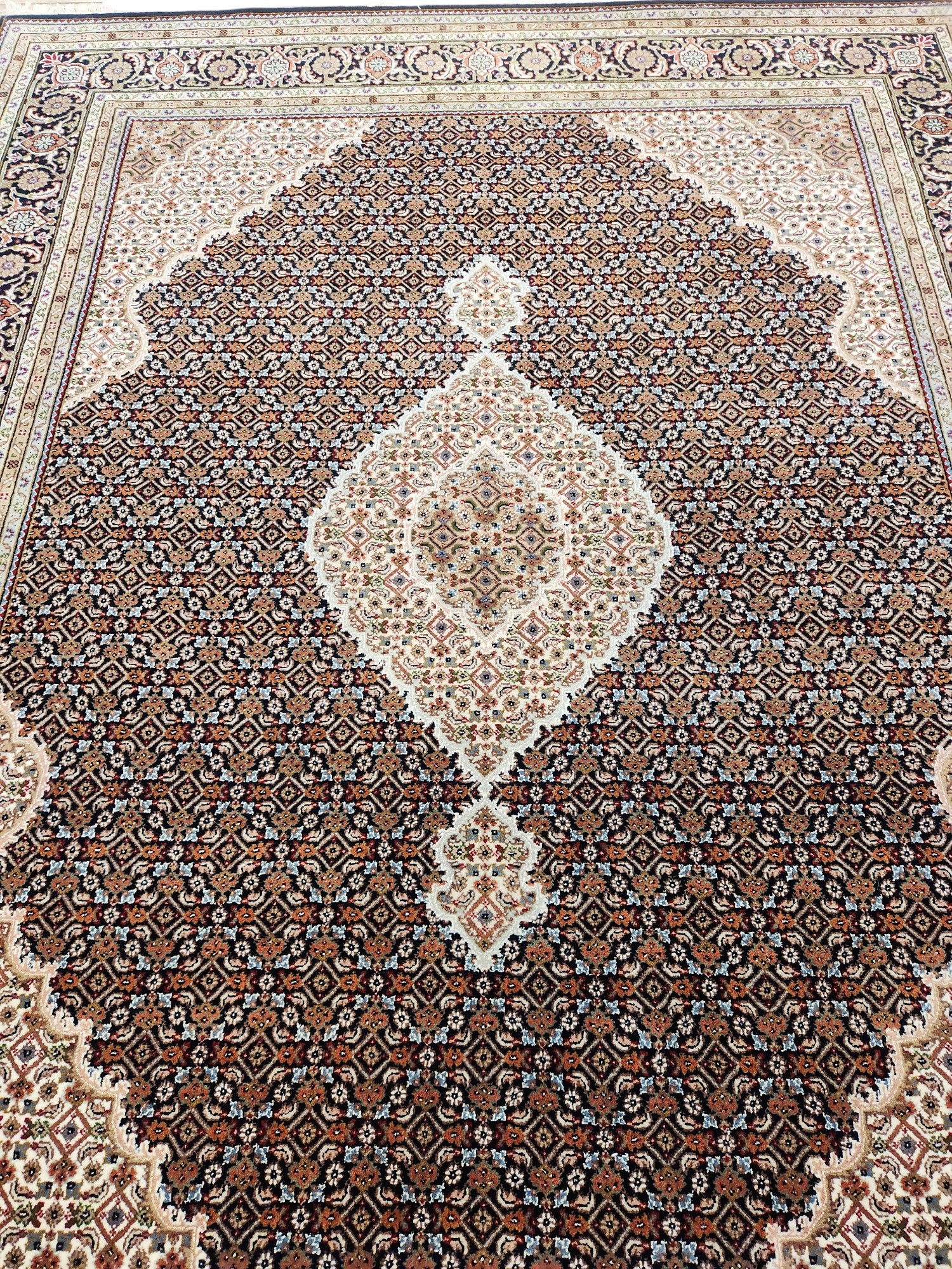 Mahi Tabriz Indian Rug 197 x 251 cm
