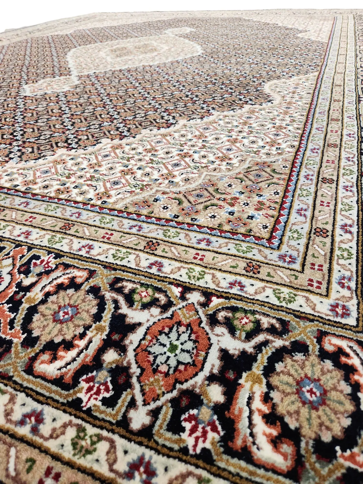 Mahi Tabriz Indian Rug 1.97 x 2.51m - image 7