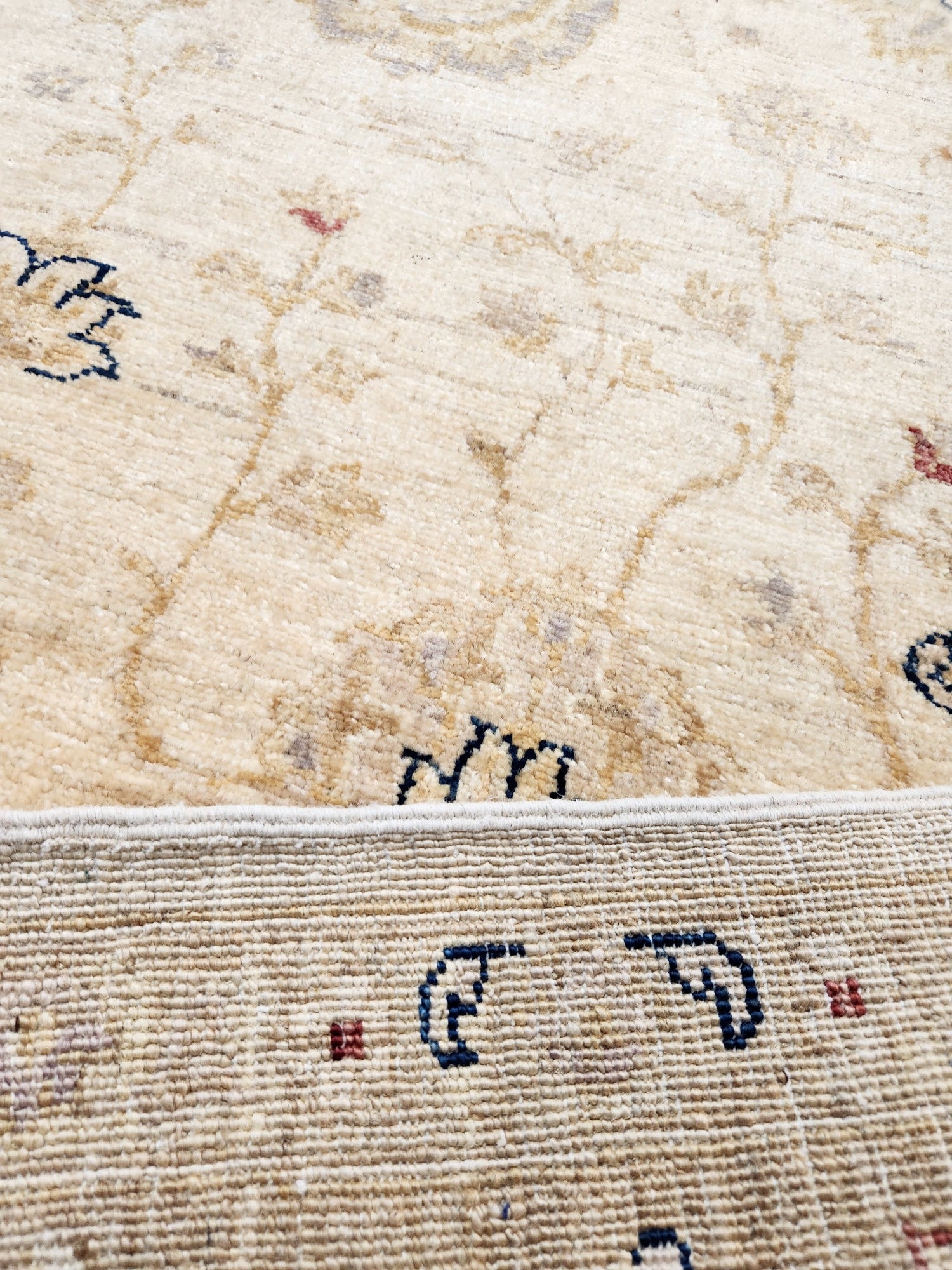 Chobi Veggie Dye Rug 327x200cm