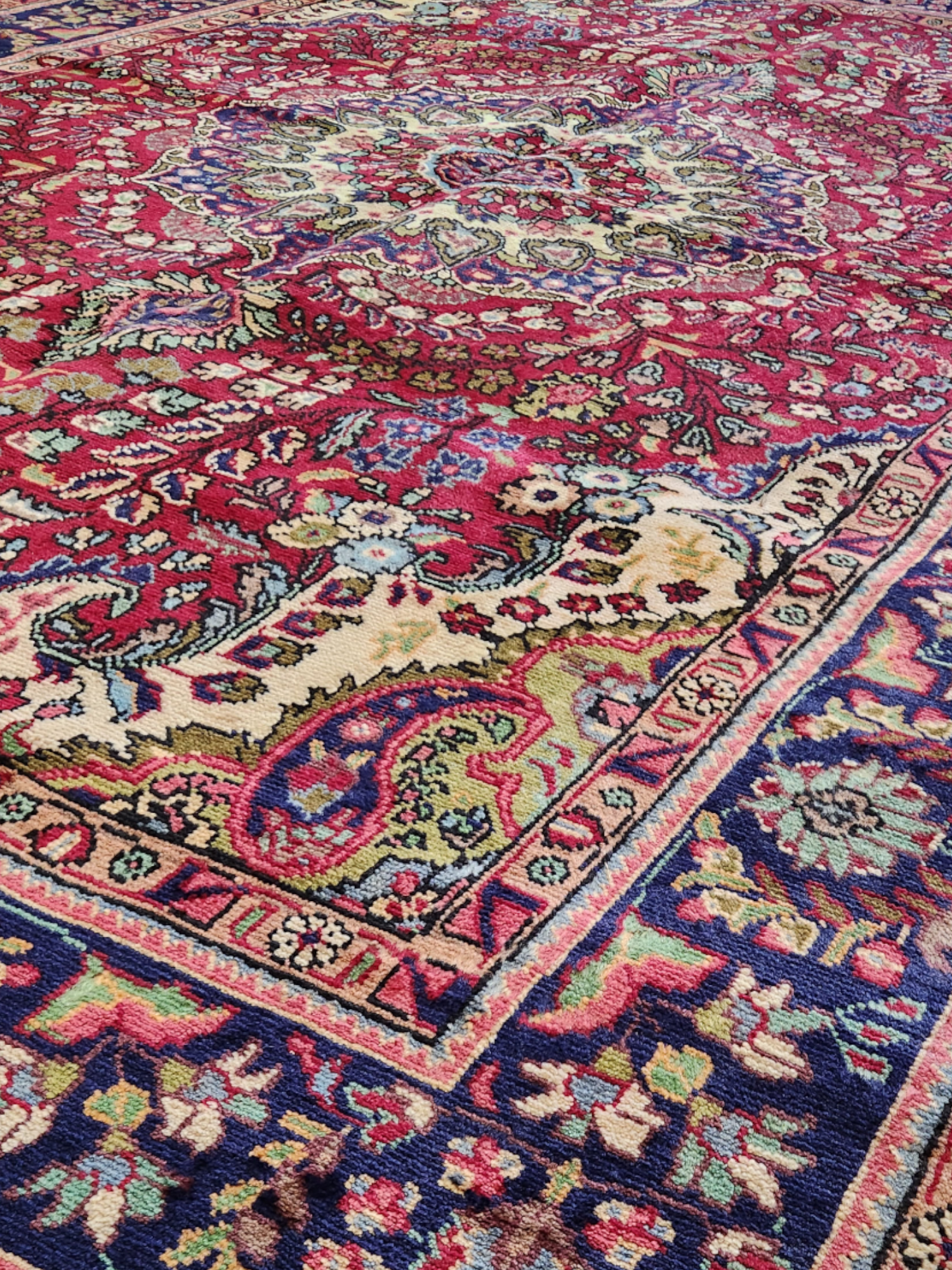 Hamadan  Persian Rug  290x216cm