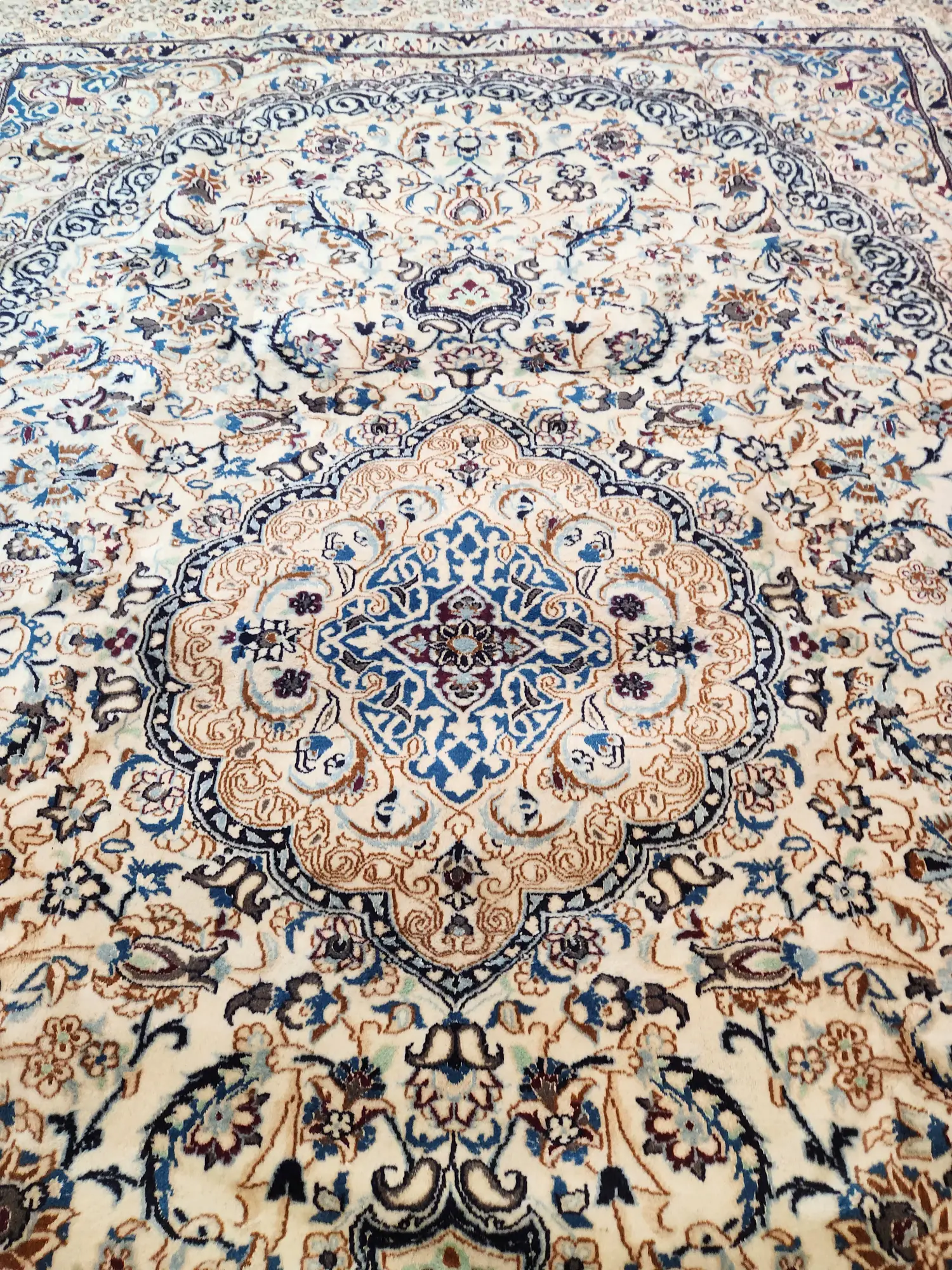 Nain fine Persian rug 392x292cm - image 4